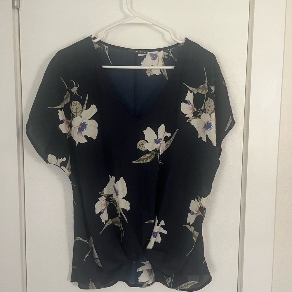 West Kei Navy Floral Women's Blouse